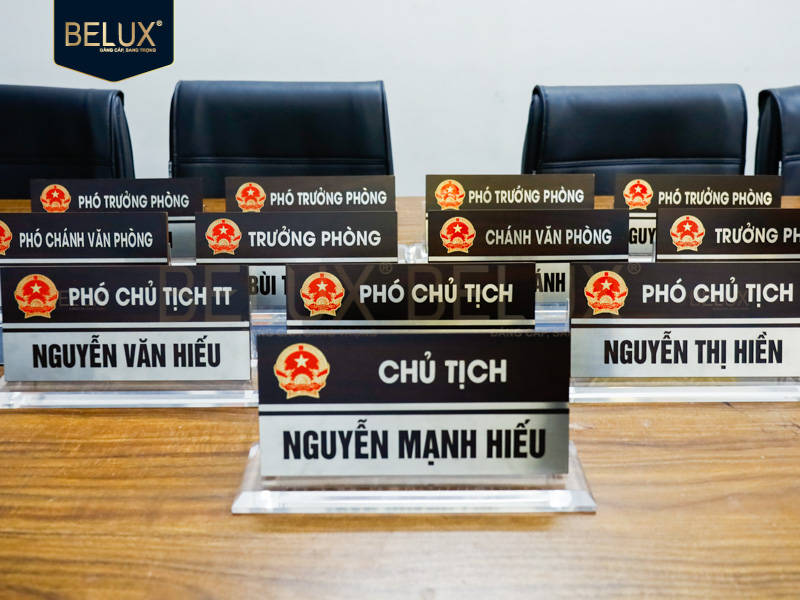 Lô Biển chức danh dài 28cm bằng đồng thiết kế theo yêu cầu